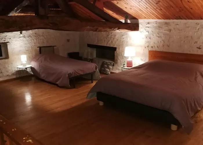 Maison Charentaise A La Campagne