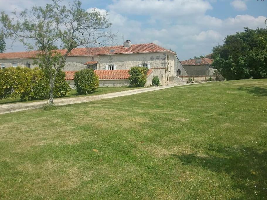 Maison Charentaise A La Campagne Hébergement de vacances