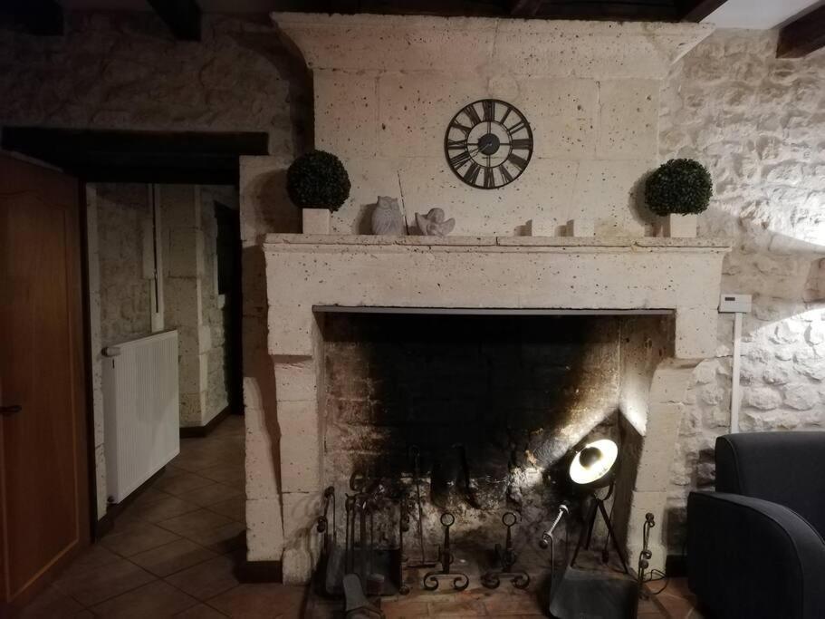 Maison Charentaise A La Campagne